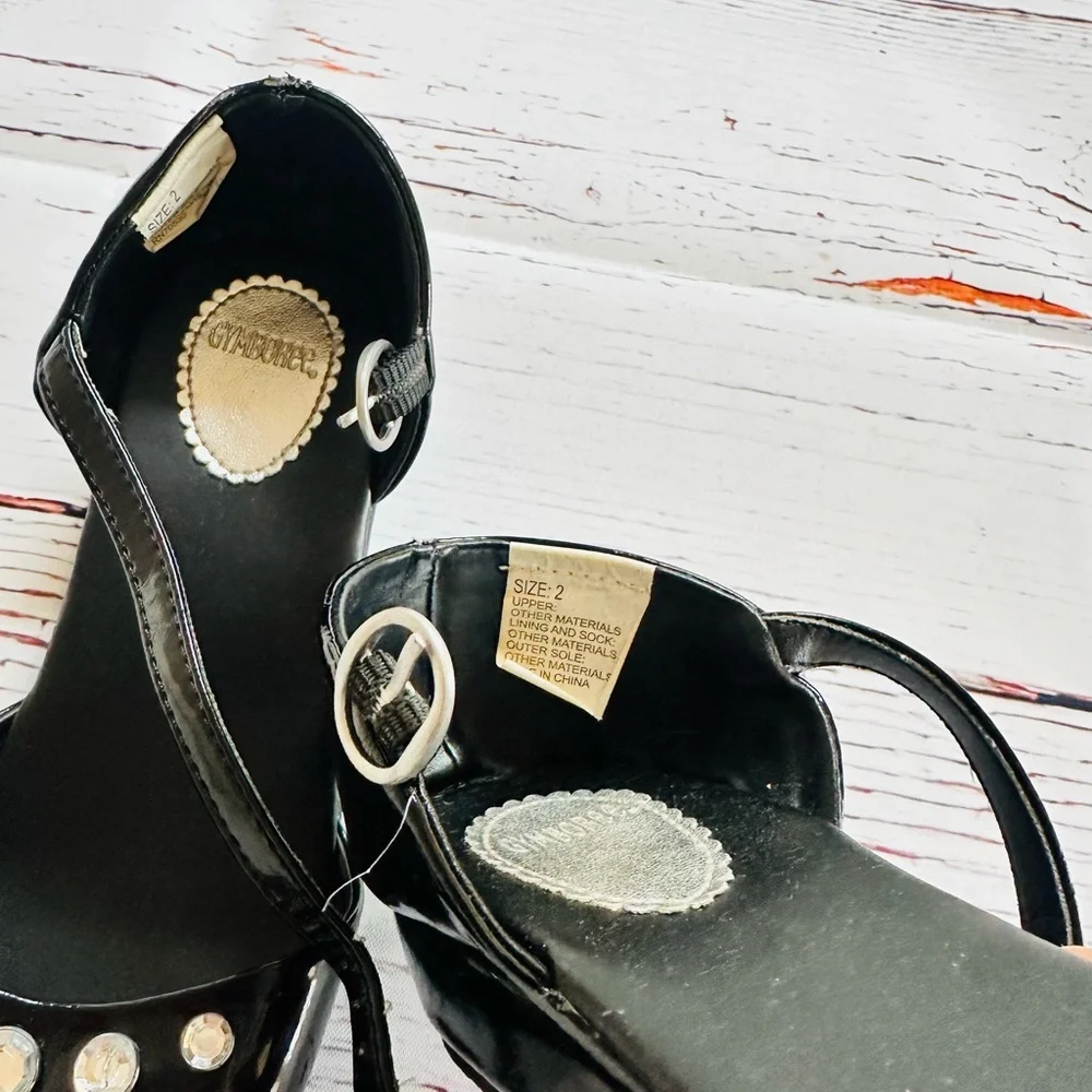 Girls Gymboree black shiny dress shoes! Size 2